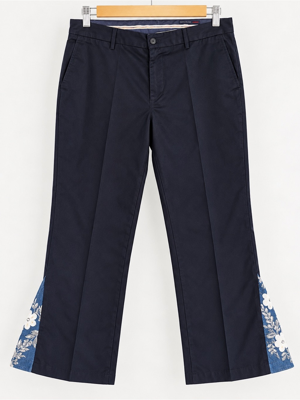 Dockers Signature Khaki Women’s Navy Straight Leg Pants W36 Floral Embroidered